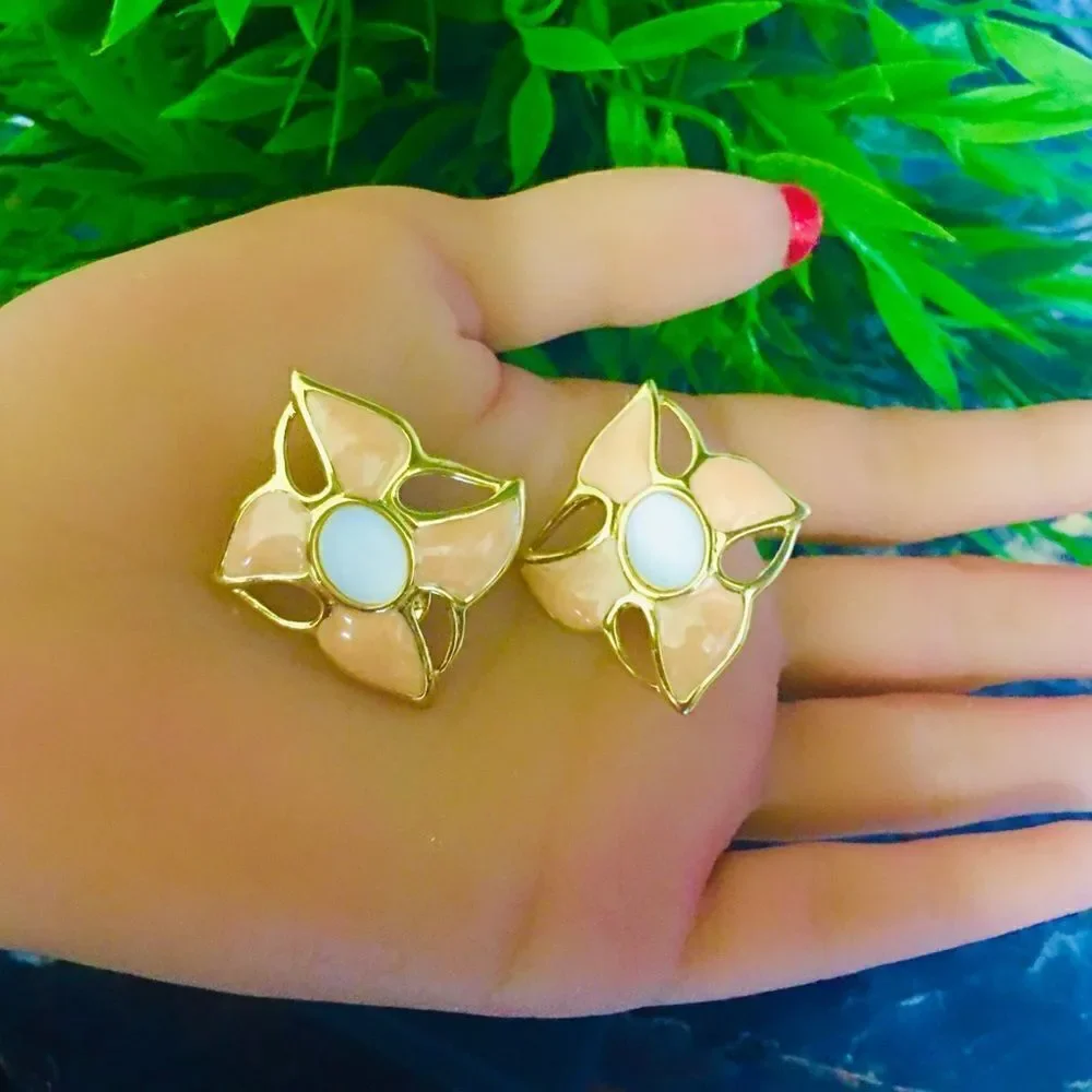 MONET Sun Flower Gripoix Cabochon Vintage Gold White Apricot earrings 4225